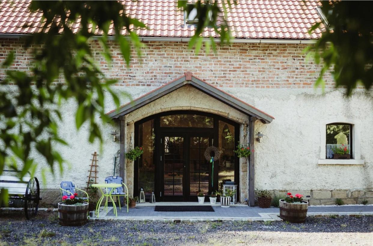 Lawendowa Stajnia Bed & Breakfast Lwowek Slaski Dış mekan fotoğraf